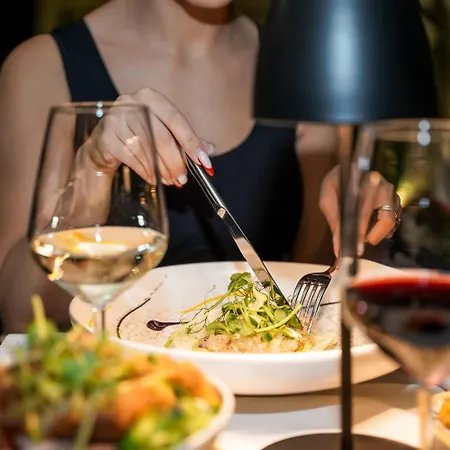 מלון Starlight 4*