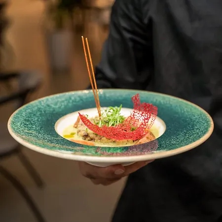 מלון Starlight 4*